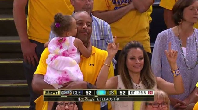 Riley Curry steals the postgame show again 