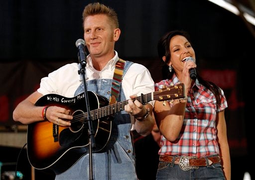 Joey, Rory Feek to put out new album despite cancer prognosis - WISH-TV ...