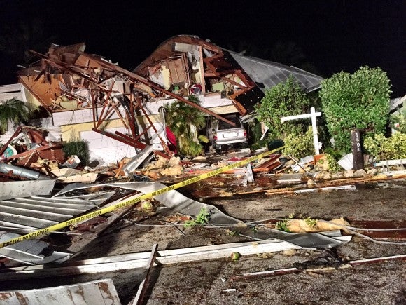 Photos: Florida storms destroy homes, leave 2 dead - WISH-TV ...