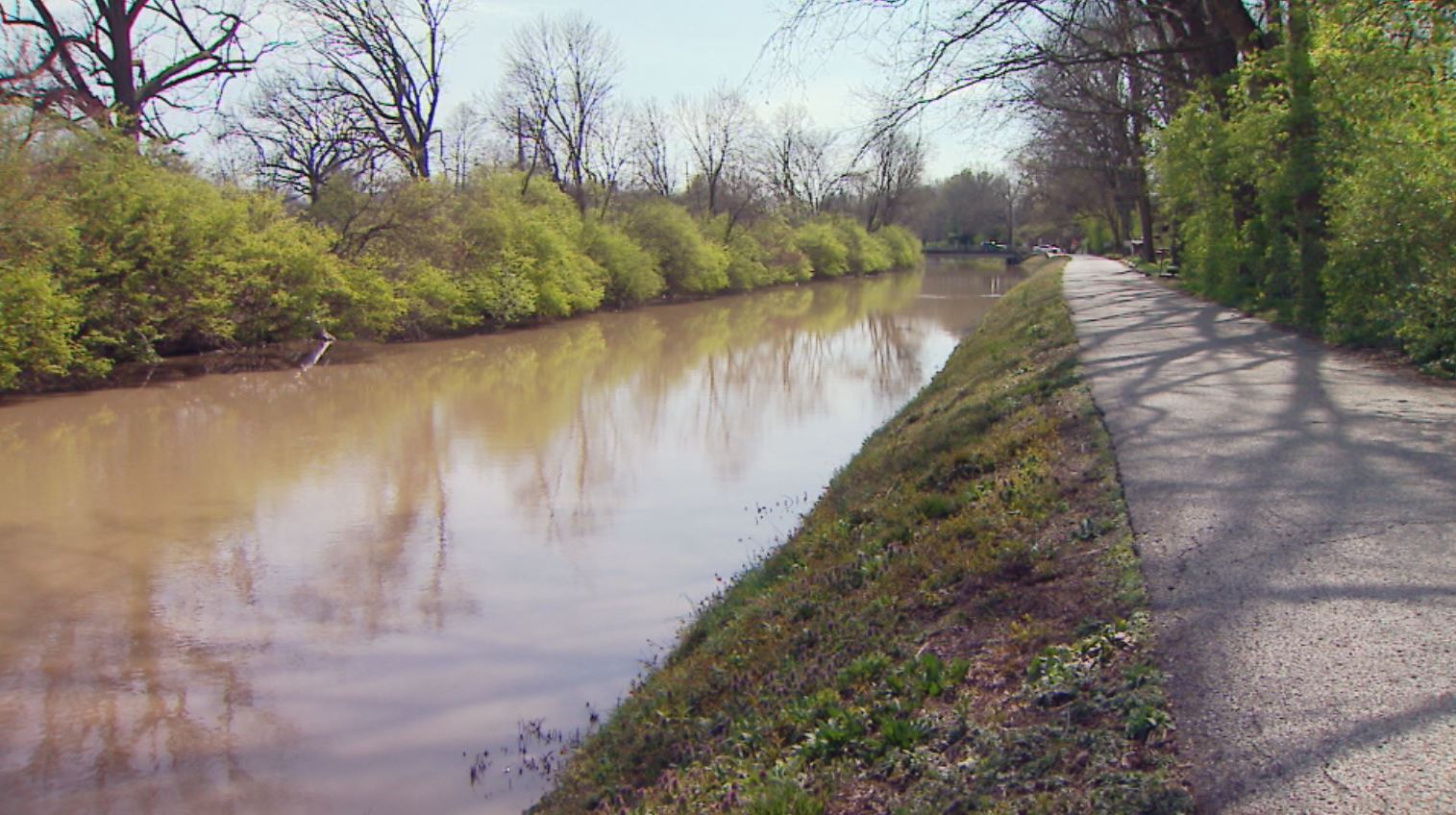 Rocky Ripple residents continue fight against flood wall Indianapolis