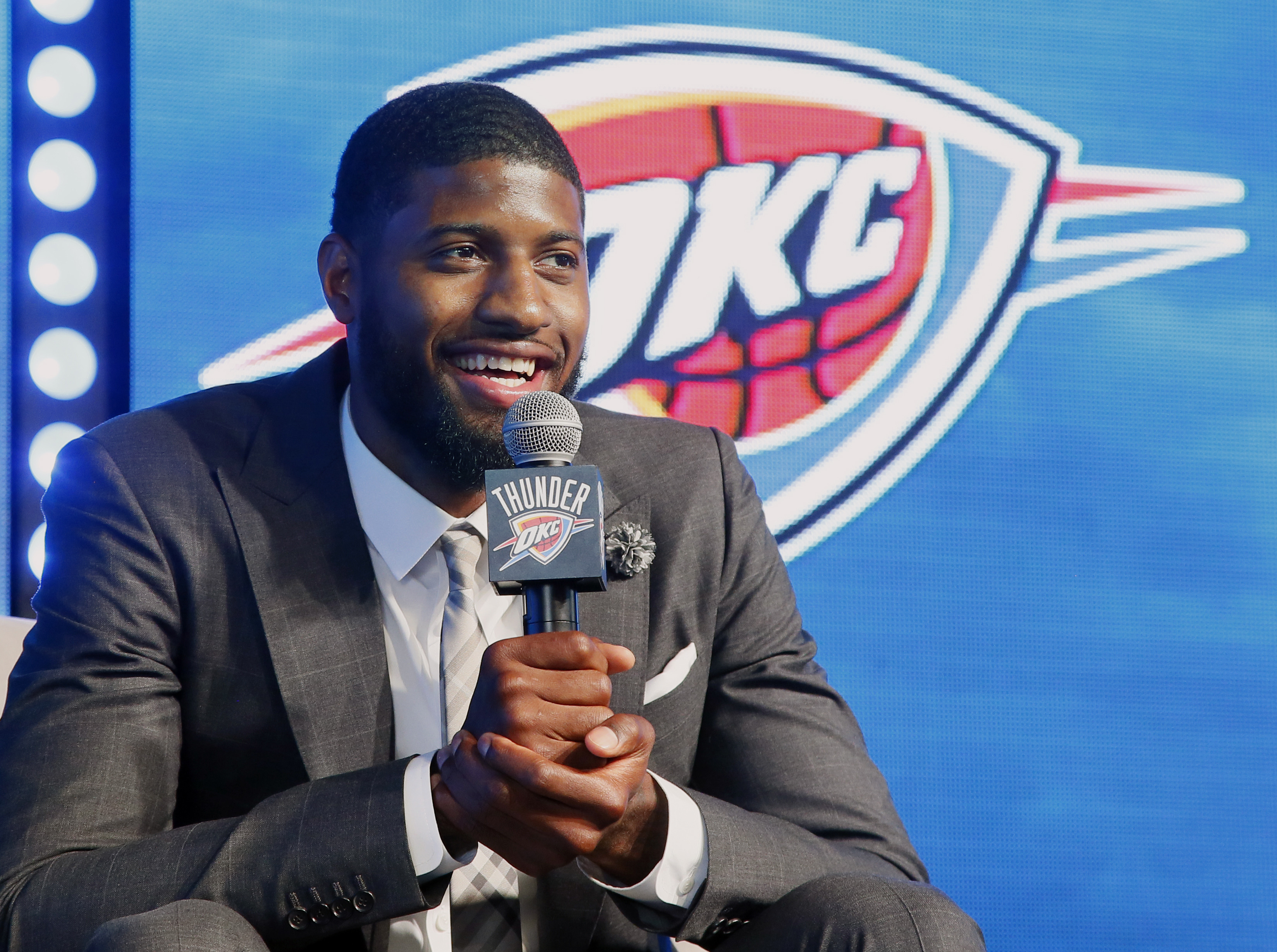 NBA fines Los Angeles Lakers $500,000 for tampering with Paul George