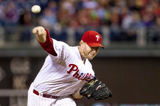 Former MLB pitcher Roy Halladay dies in plane crash - CBS News