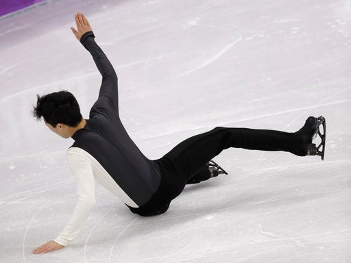 Rough start to Olympic figure skating team event puts Canada on thin ice