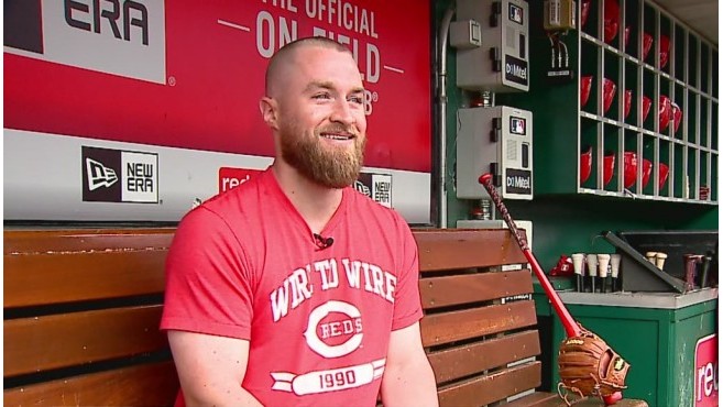 Reds Problems on X: TUCKER BARNHART WINS THE NL GOLD GLOVE AT CATCHER!!!!  This is the 2nd time Barnhart has won the award! 🔴   / X