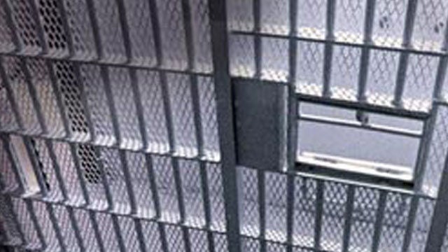 generic-jailcell_1525077845903.jpg