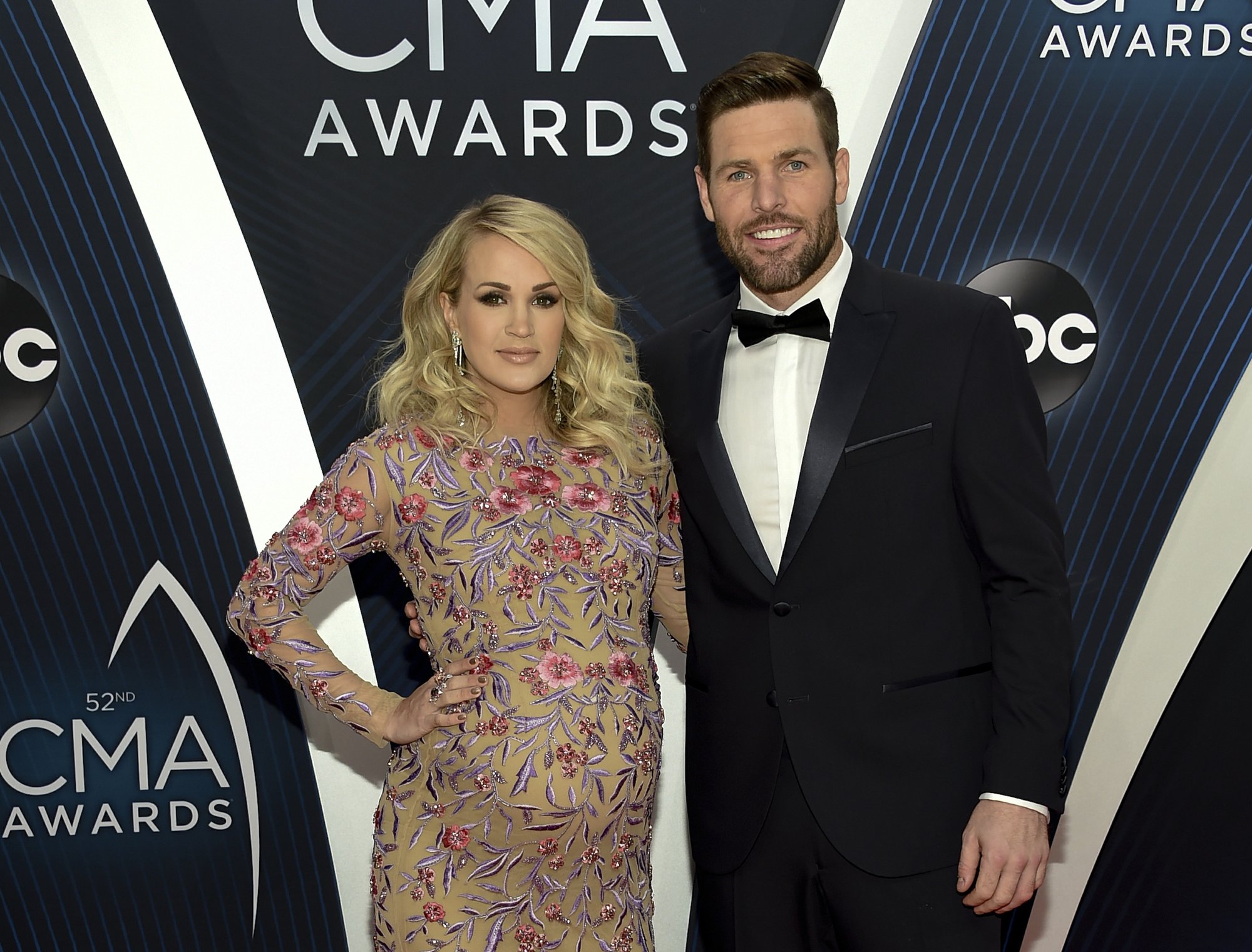 Carrie Underwood, Mike Fisher welcome baby boy, Jacob Bryan - WISH-TV ...