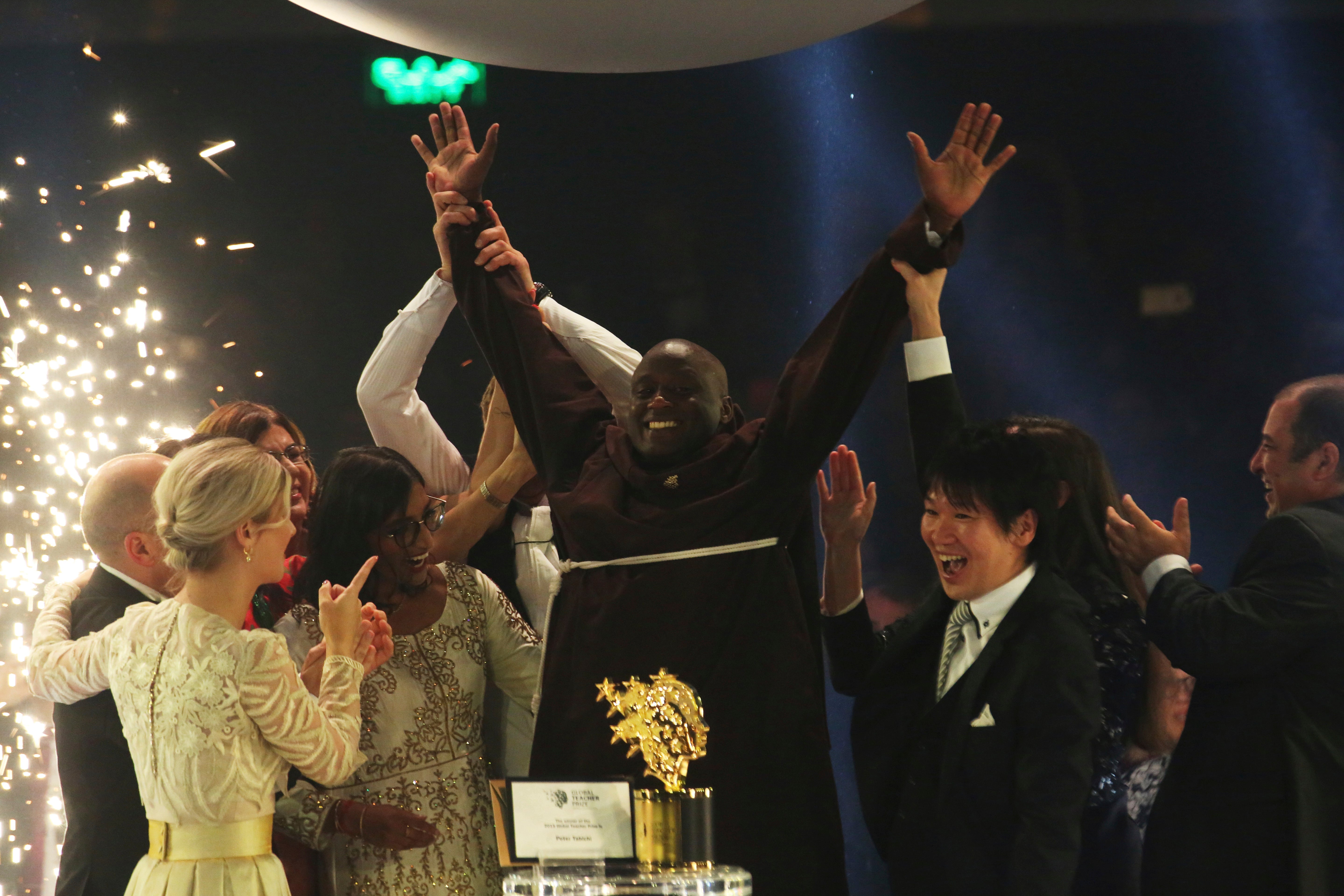 Peter Tabichi награждение. Kenyan Peter Tabichi. Prize20.