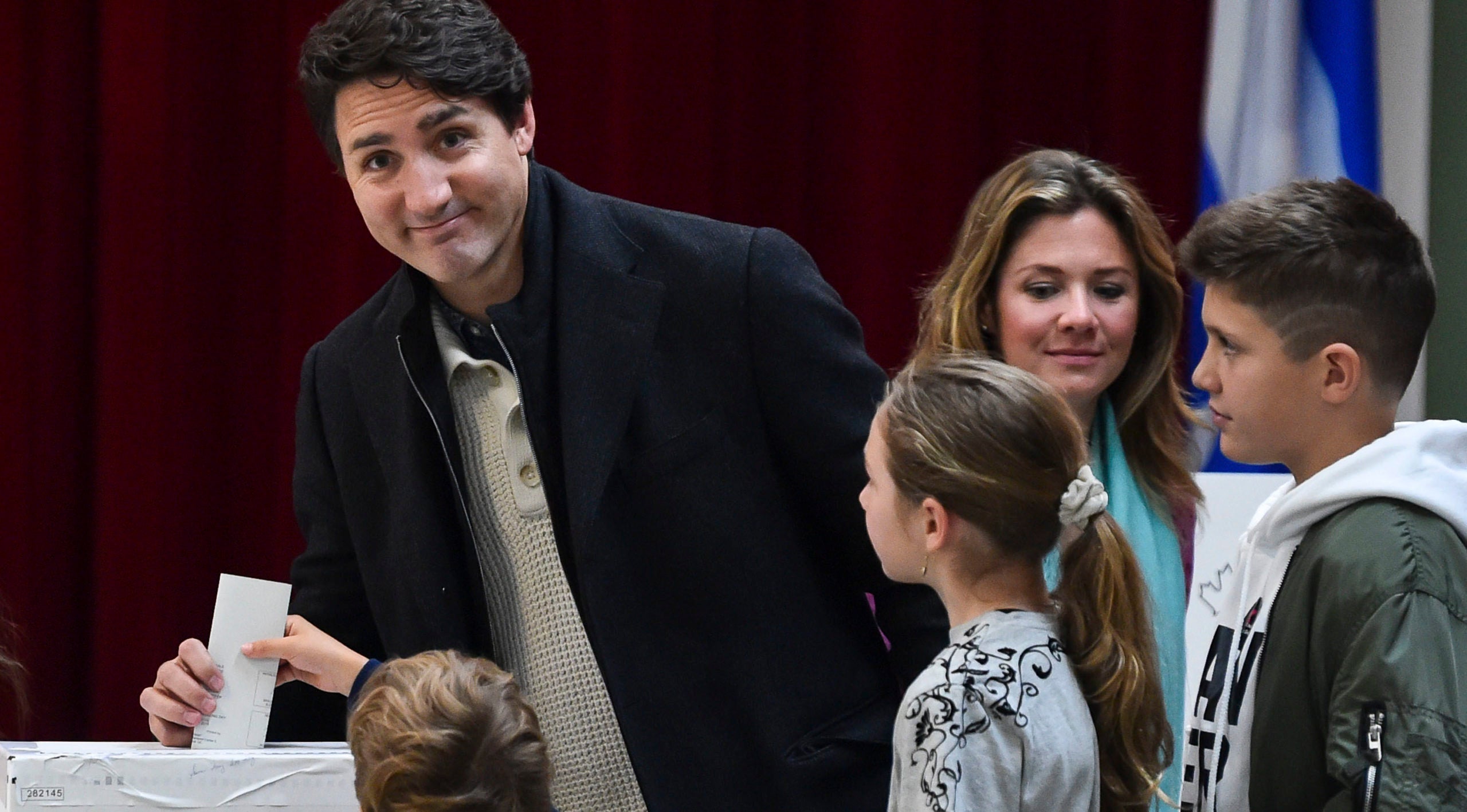 Canada’s Trudeau Wins 2nd Term But Loses Majority - WISH-TV ...