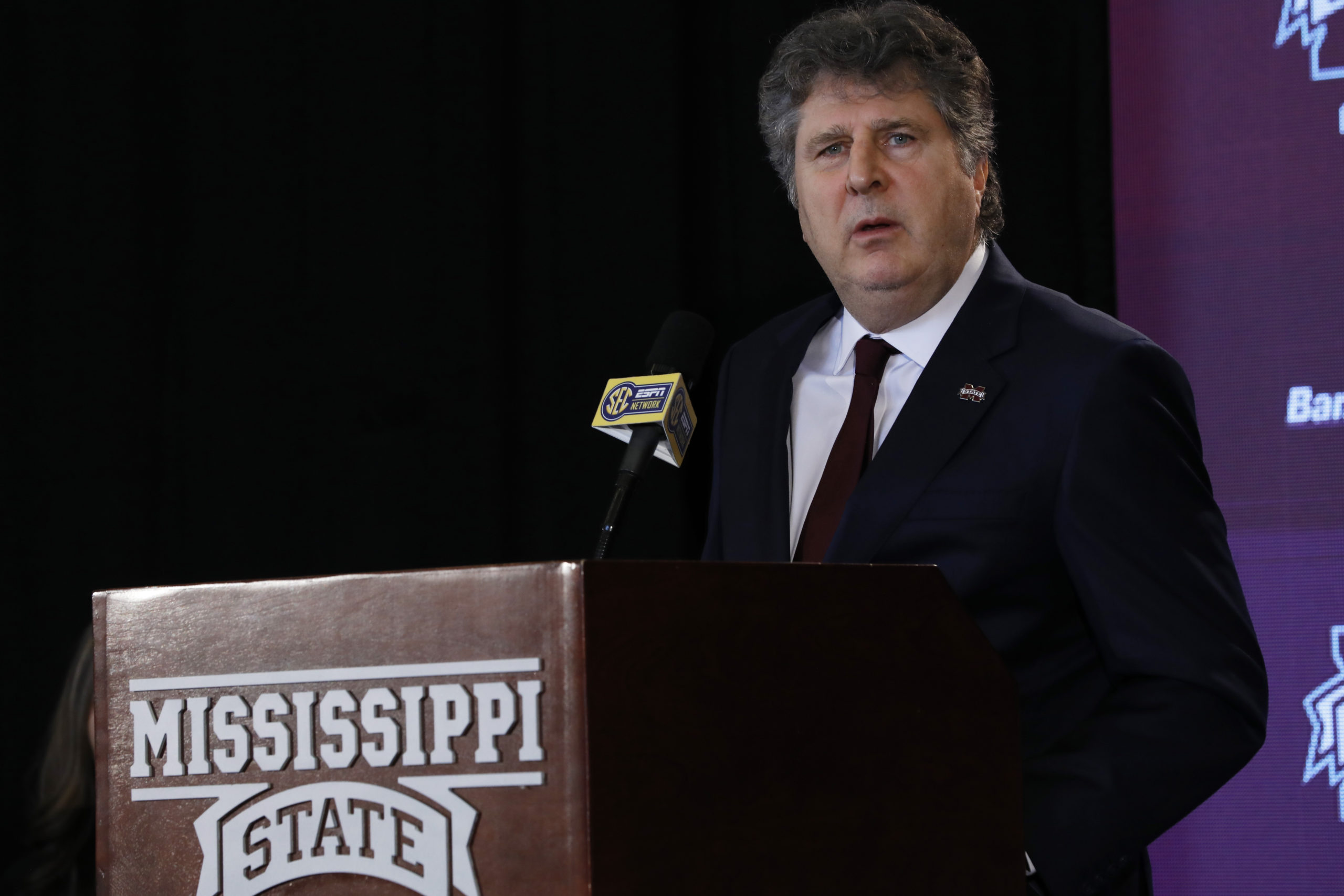 Mississippi State coach Mike Leach apologizes for tweet - WISH-TV |  Indianapolis News | Indiana Weather | Indiana Traffic
