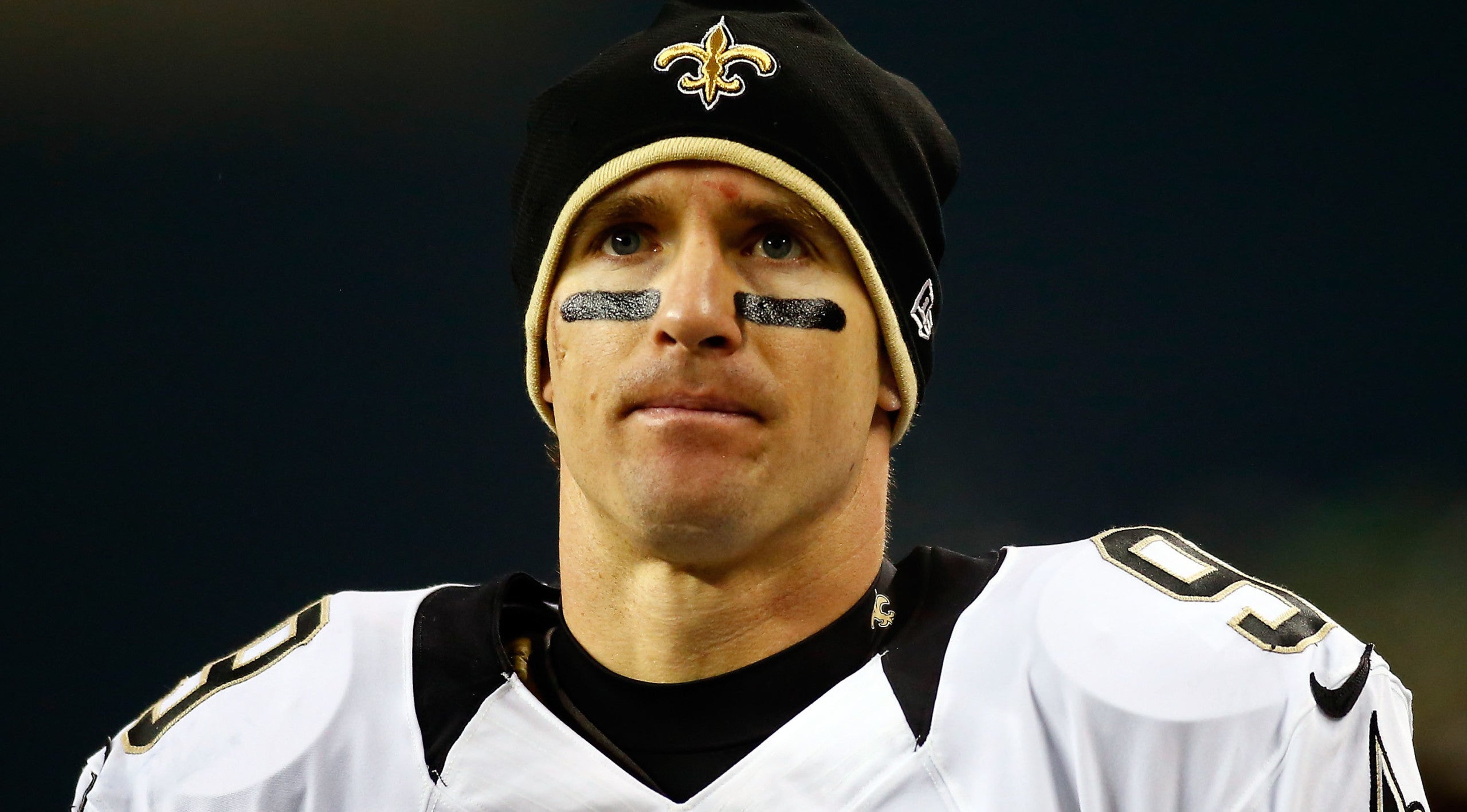 Drew Brees says he'll 'never agree with anybody disrespecting the flag;'  Michael Thomas responds 