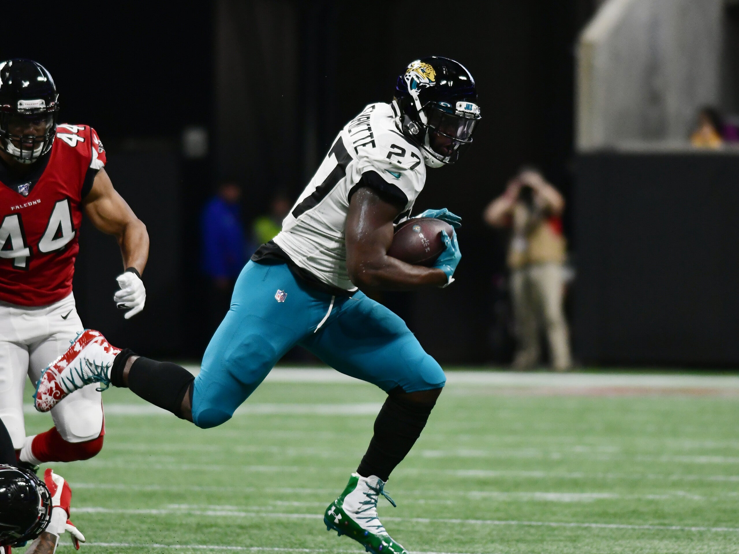 Leonard Fournette trade rumors: Jaguars have discussed RB with