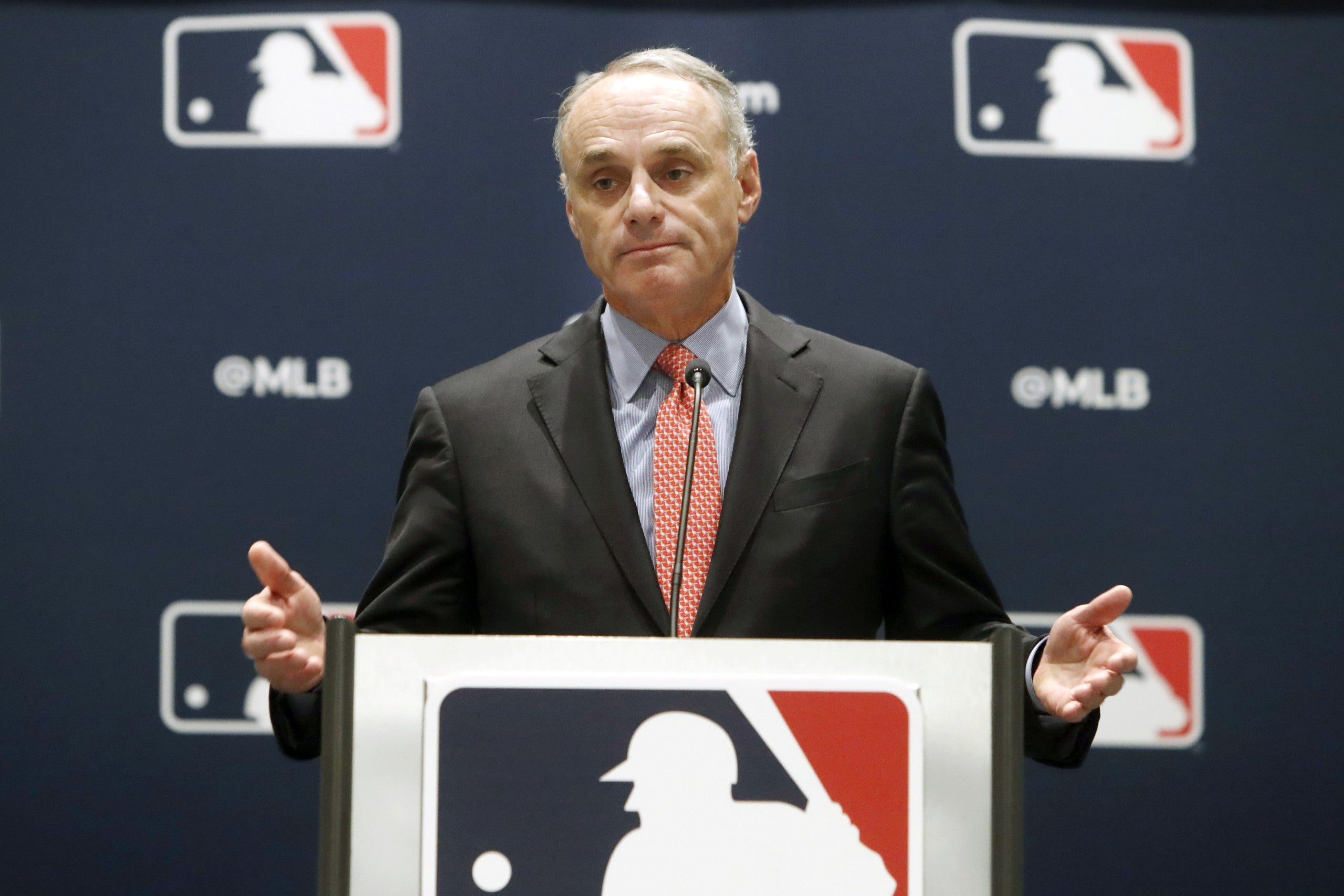 MLB velocity, shifts set records; average lowest since 1968