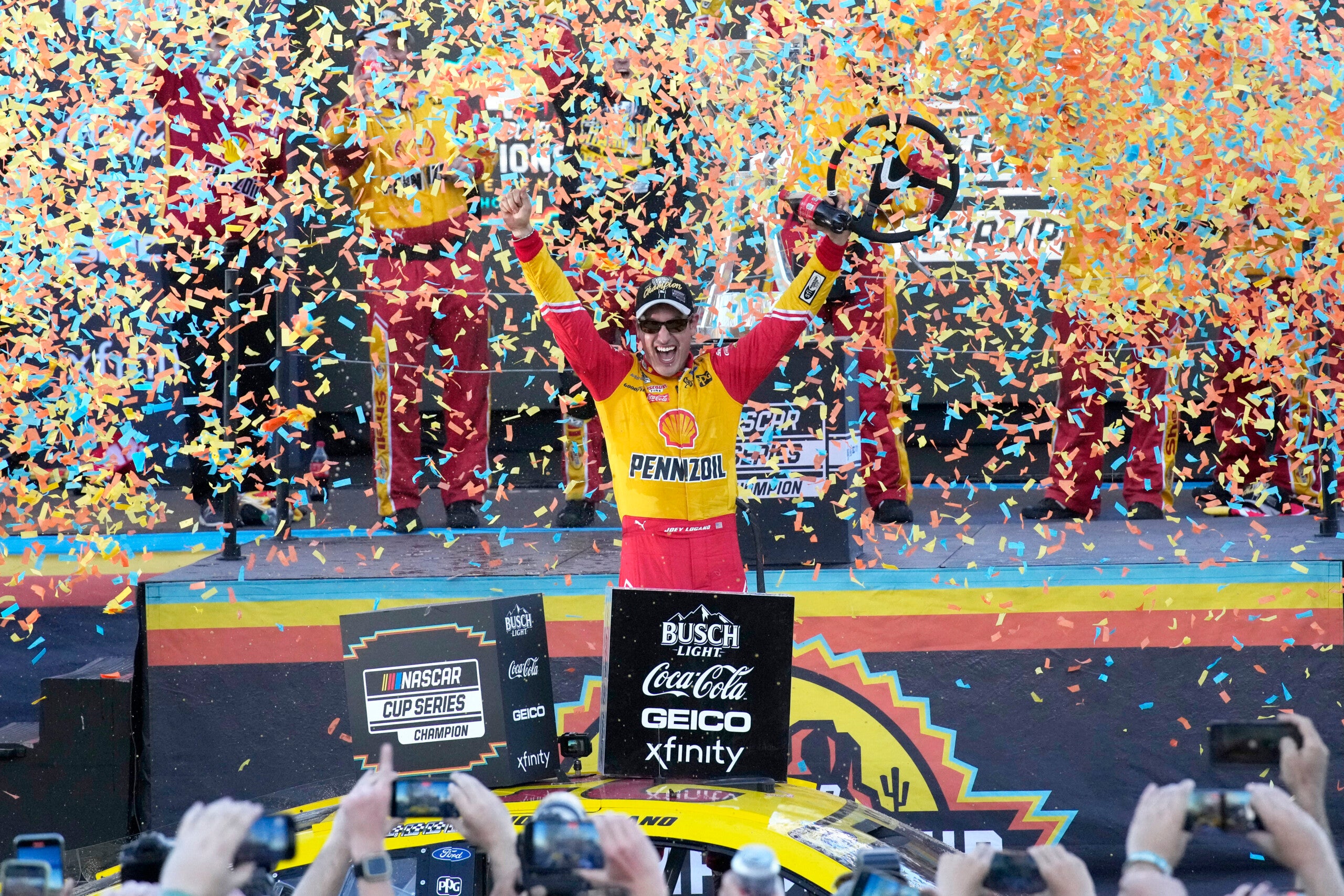 Joey Logano Wins At Phoenix To Earn 2nd NASCAR Championship ...