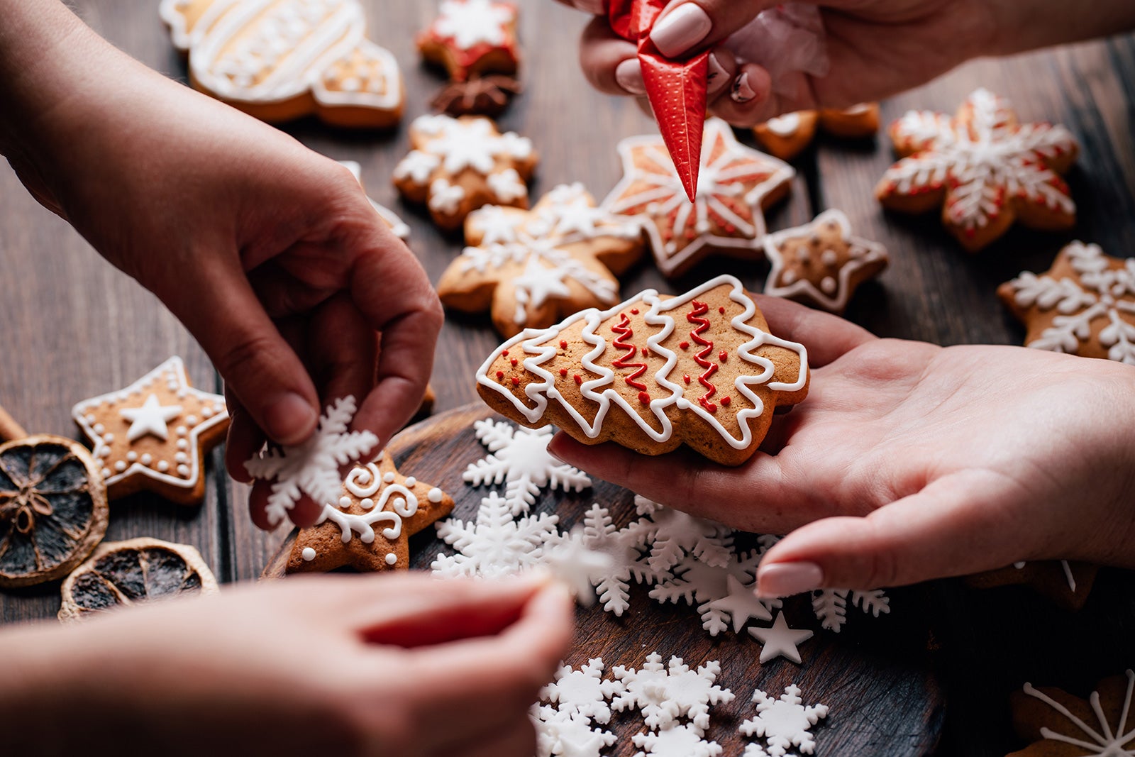 Family is Cooking Gingerbread cookies