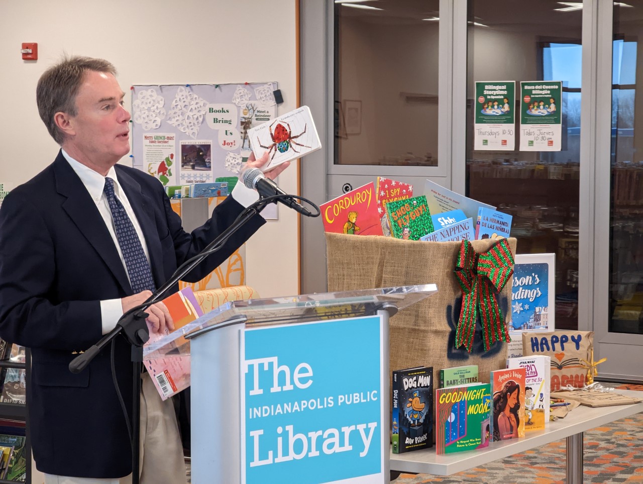 Indianapolis Public Library’s ‘Season’s Readings’ 2022 gifting free books to children