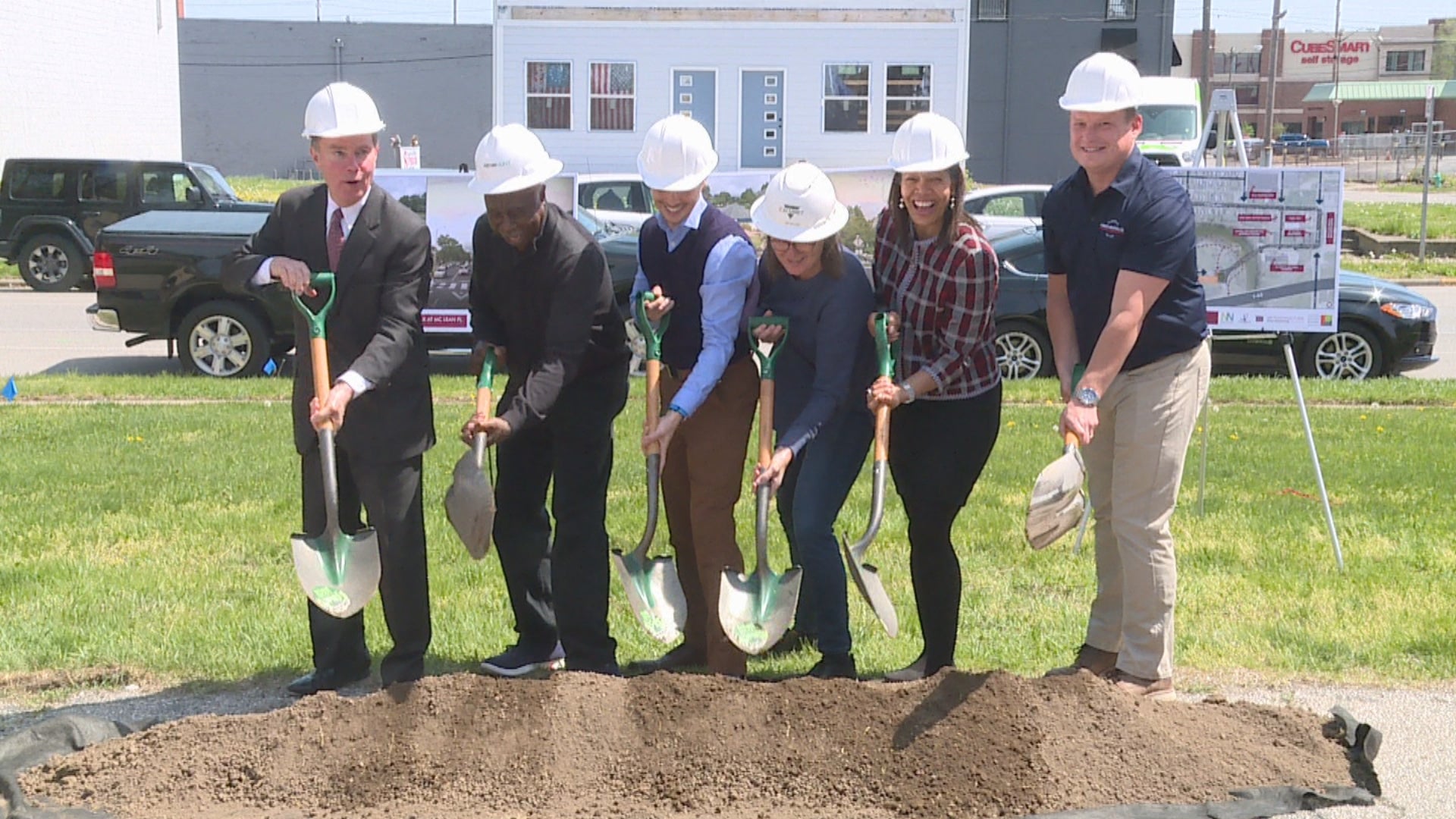 Hogsett, Public Works break ground on neighborhood connector path on ...