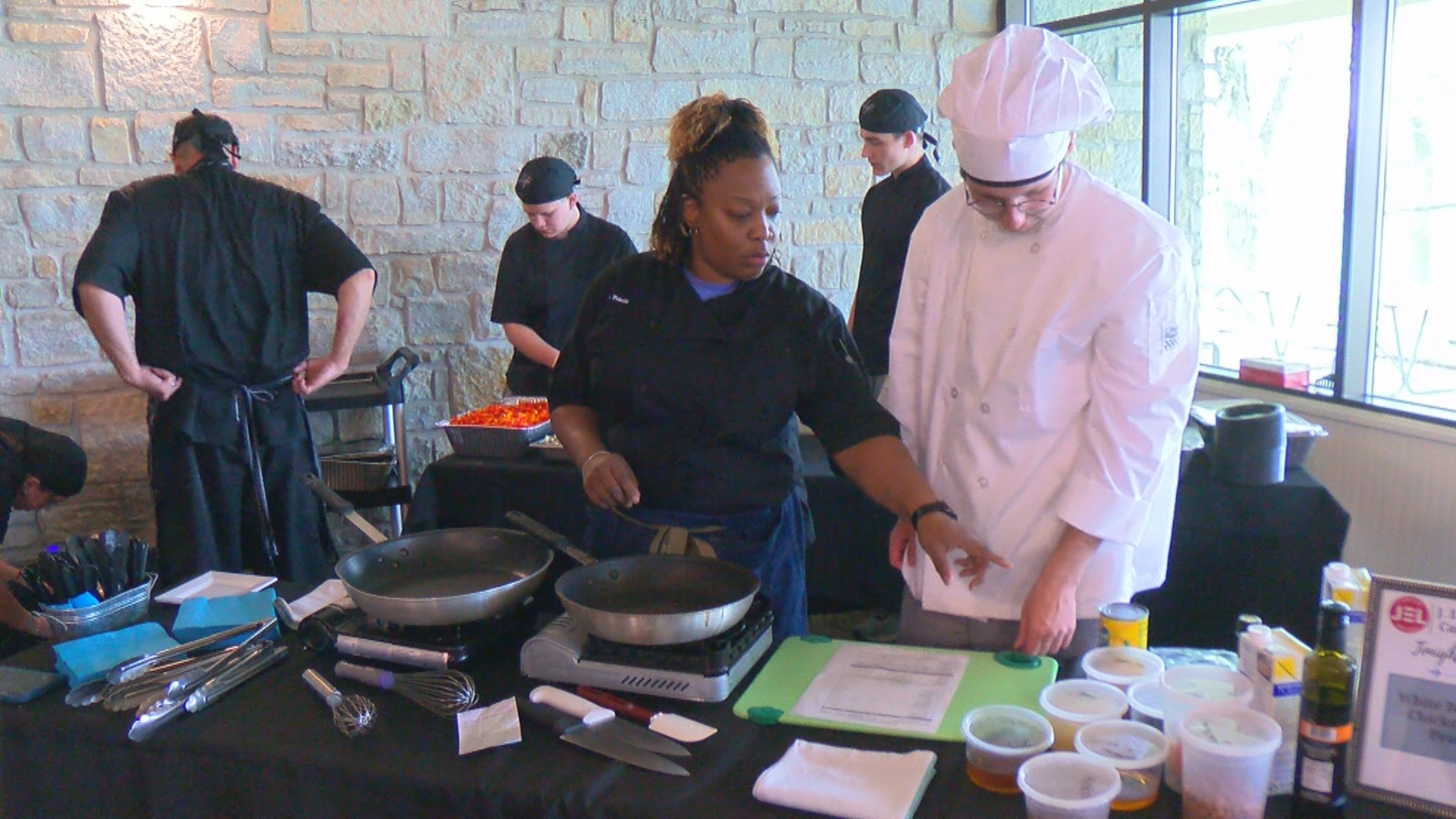 High schoolers compete for Master Chef at culinary fundraiser