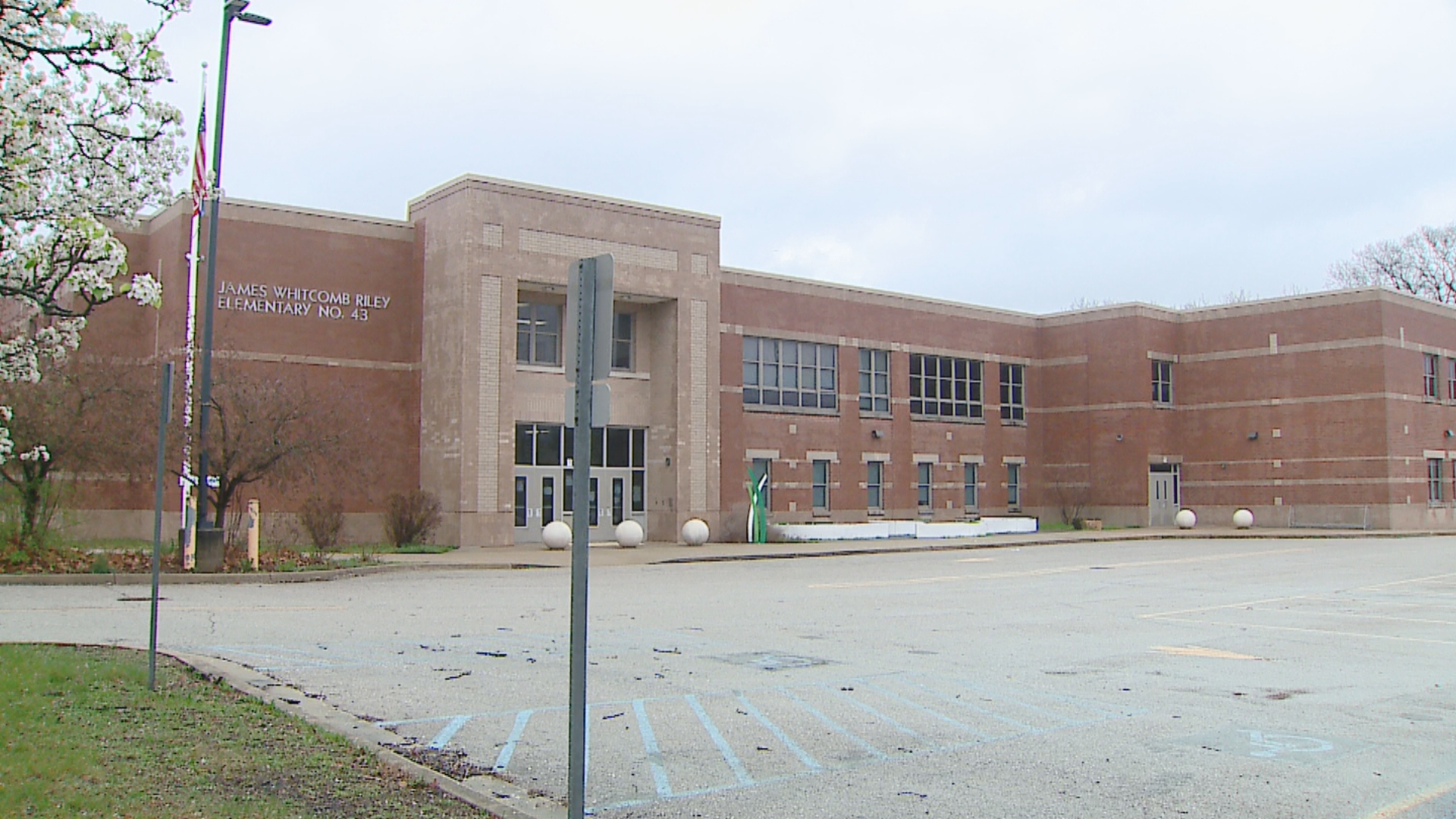 Community considers future of Whitcomb school
