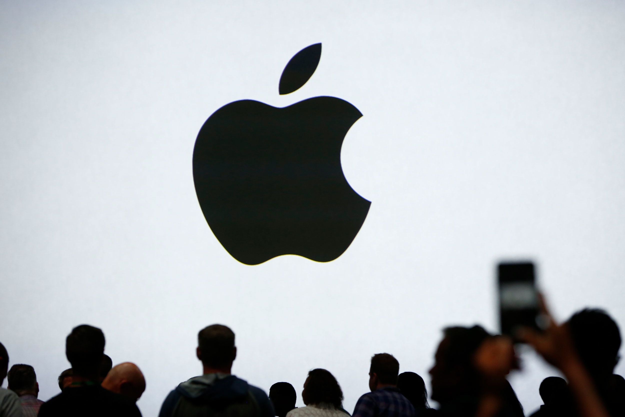 apple-may-soon-show-off-its-biggest-and-riskiest-new-hardware-product