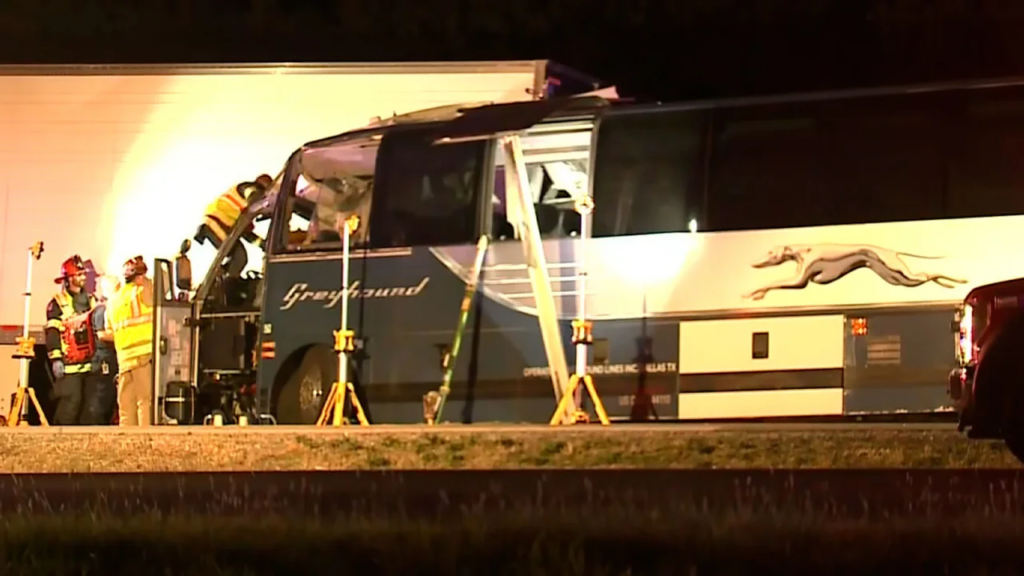 Greyhound bus from Indianapolis crashes in Illinois, killing at least 3