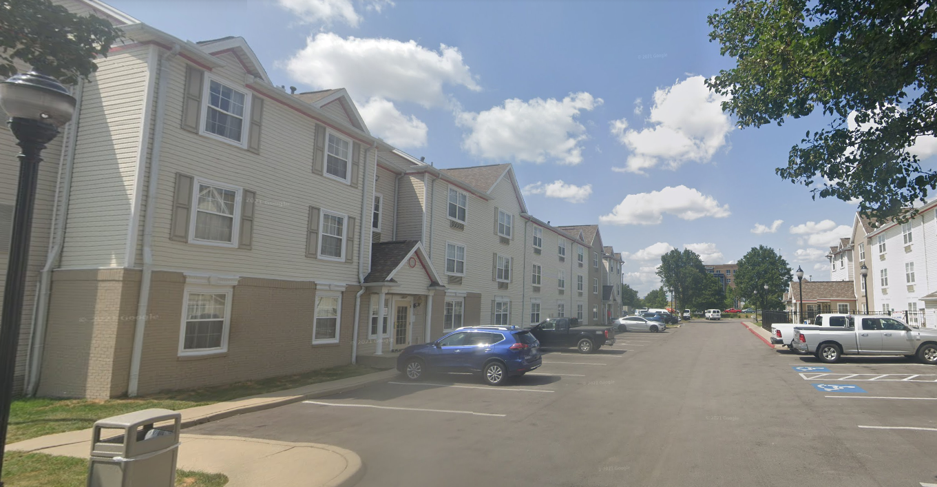 Police shooting at Jeffersonville apartment complex leaves man dead