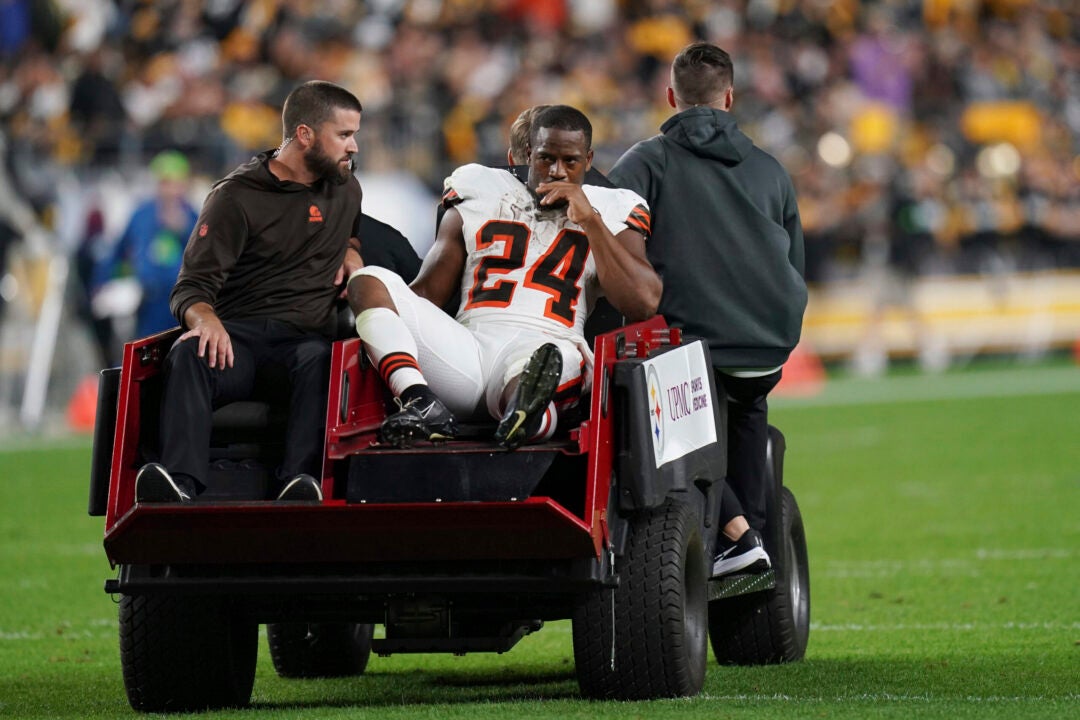 Nick Chubb suffers another severe knee injury, likely ending Browns