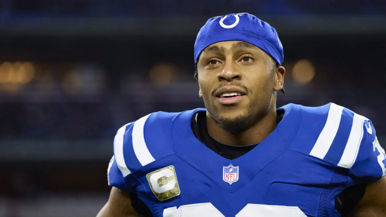 Jonathan Taylor #28 of the Indianapolis Colts warms up before kickoff against the Dallas Cowboys at AT&T Stadium on Dec. 4, 2022, in Arlington, Texas. (Cooper Neill/Getty Images)