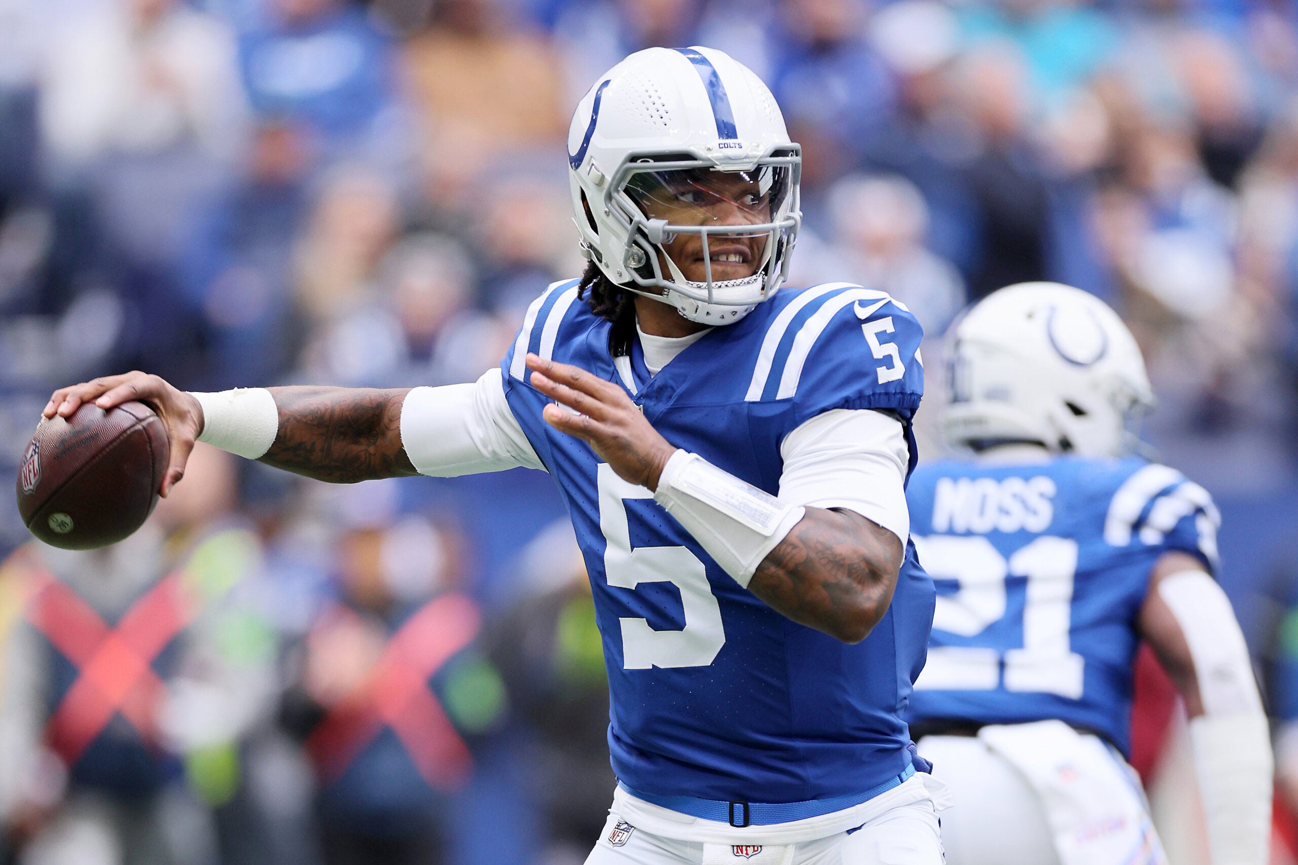 Harold Landry of the Tennessee Titans celebrates after a play during  News Photo - Getty Images