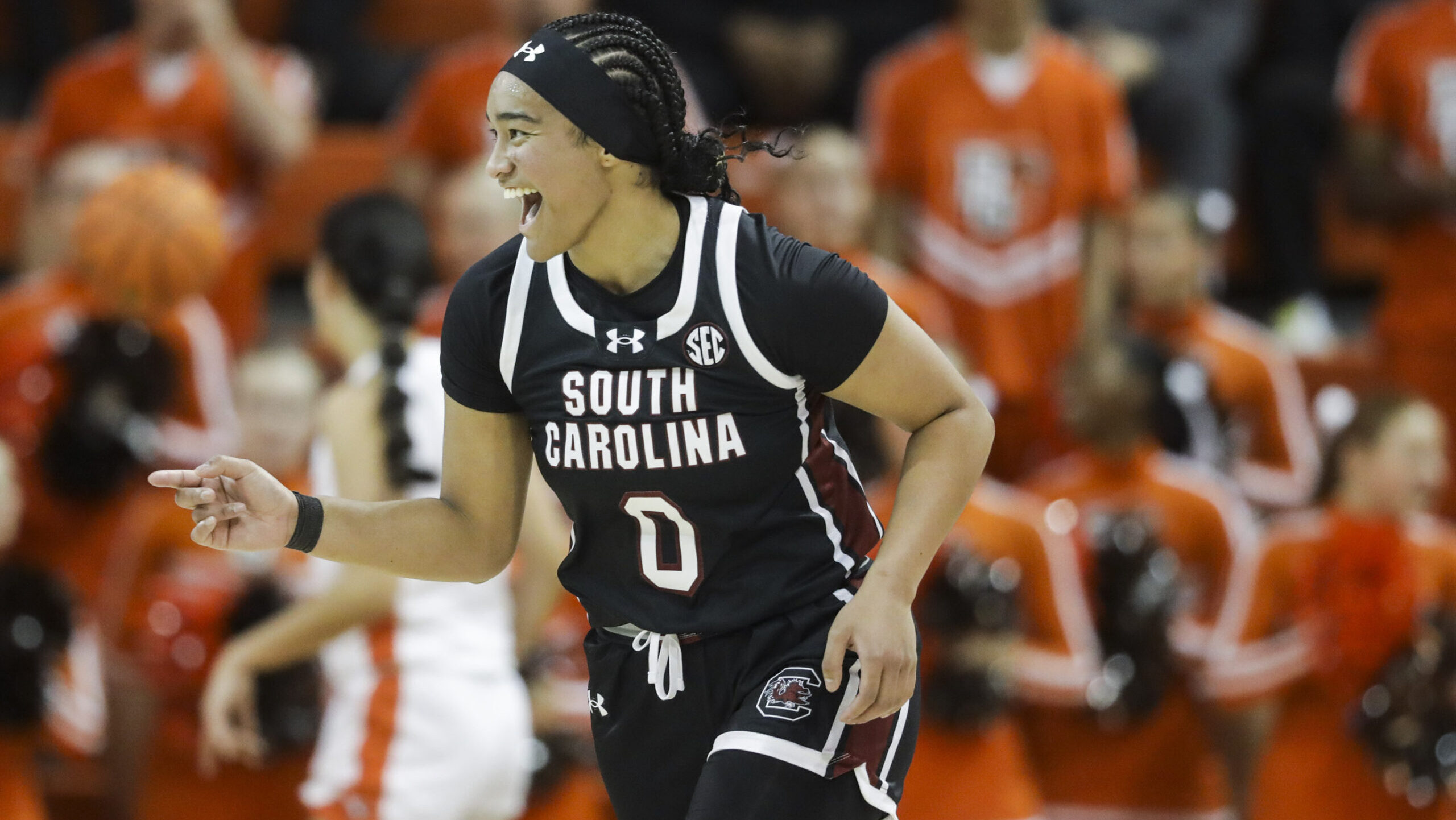 South Carolina stays unanimous No. 1 in women's AP Top 25
