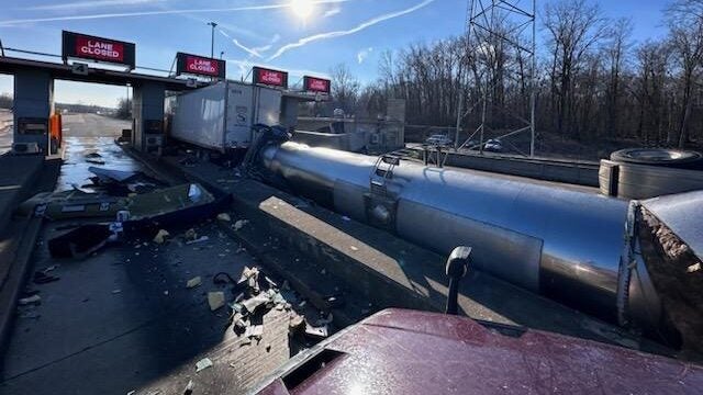 Semi Trailer Driver Dies After Rig Crashes At Indiana Toll Plaza Indianapolis News Indiana