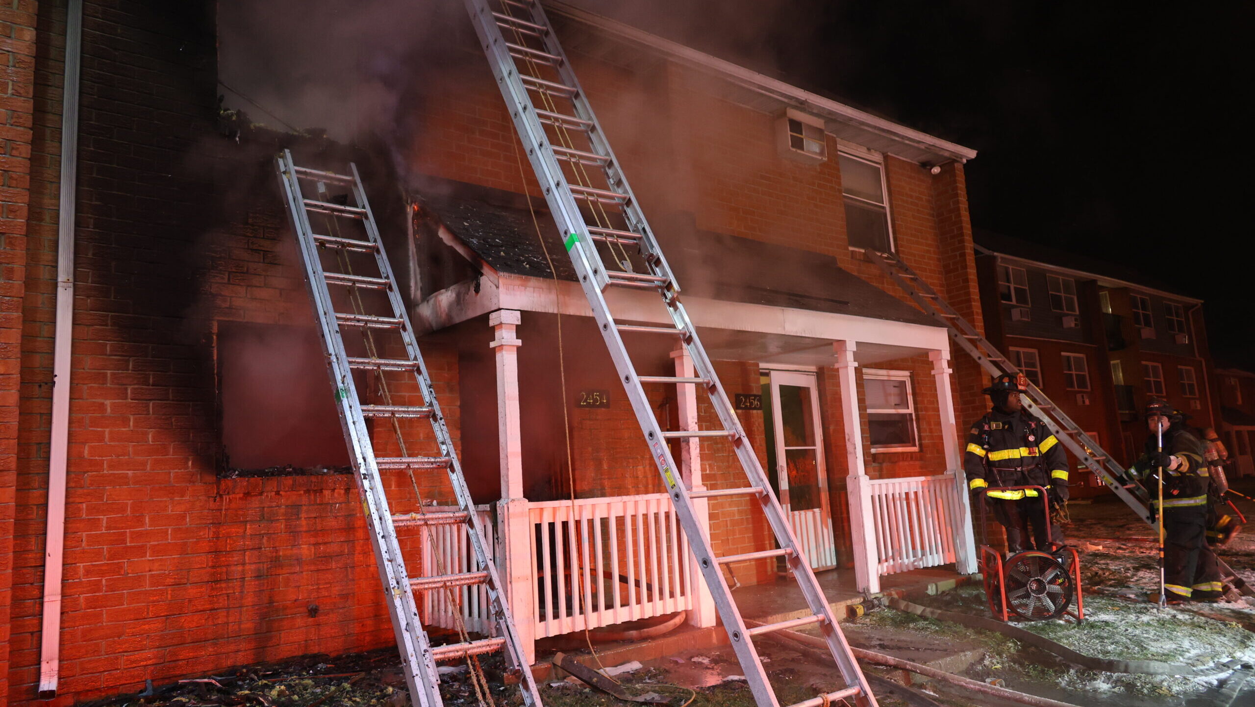 IFD: 2 teenage siblings injured in northeast side apartment fire