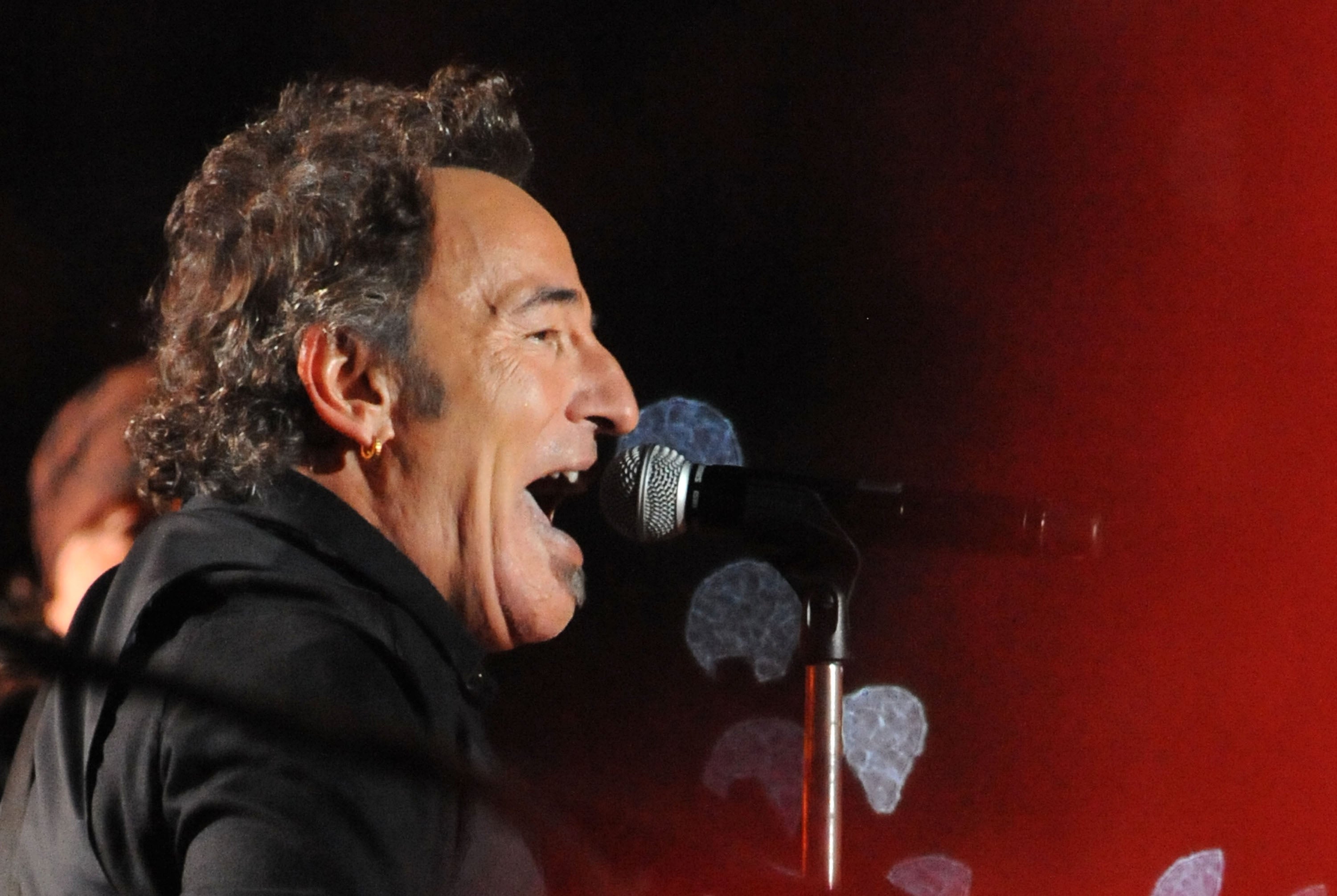 Bruce Springsteen and the E Street Band perform at the Bridgestone halftime show during Super Bowl XLIII between the Arizona Cardinals and the Pittsburgh Steelers on February 1, 2009 at Raymond James Stadium in Tampa, Florida. (Photo by Jeff Kravitz/FilmMagic)