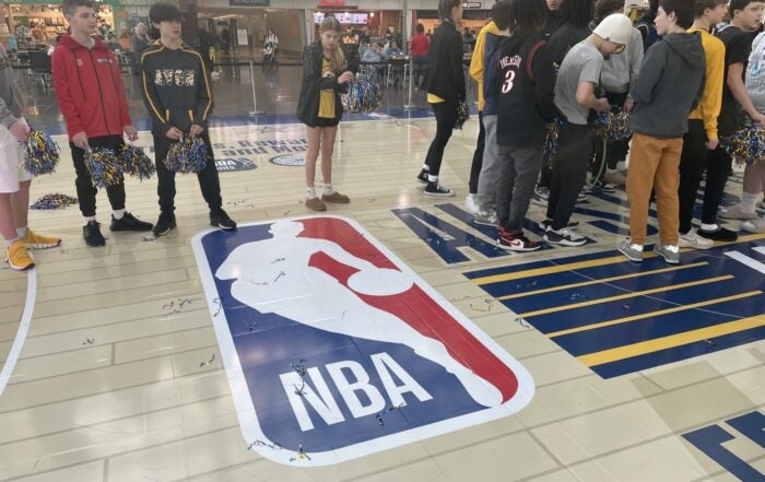 Mascots in free-throw challenge at airport’s NBA All-Star court