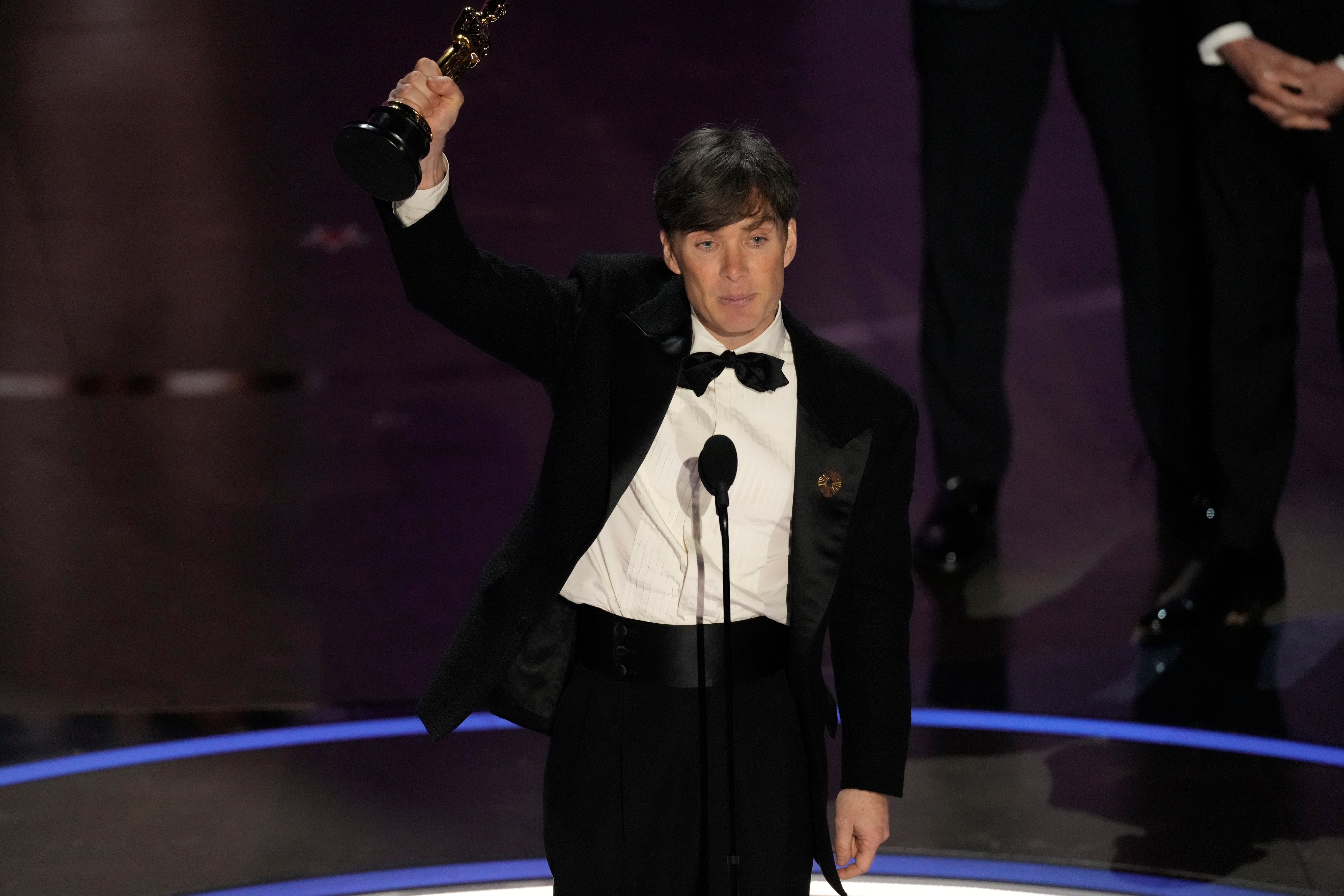 Cillian Murphy accepts the award for best performance by an actor in a leading role for 