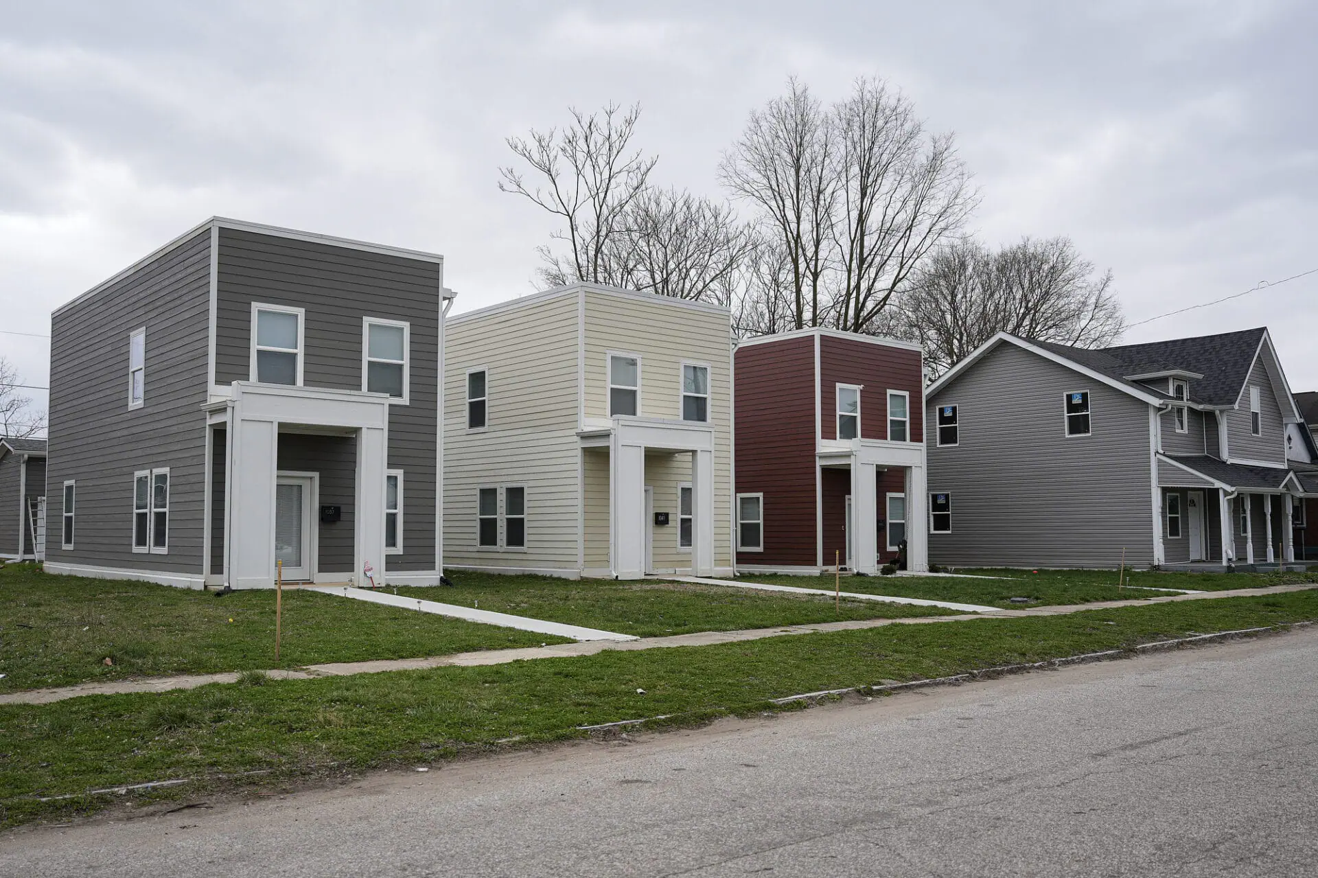 BWI LLC has constructed 37 housing units, a project known as Canal Village, throughout the Northwest Landing neighborhood. A few of the homes are pictured March 18, 2024, on the near northwest side of Indianapolis. (Photo by Jenna Watson/Mirror Indy)