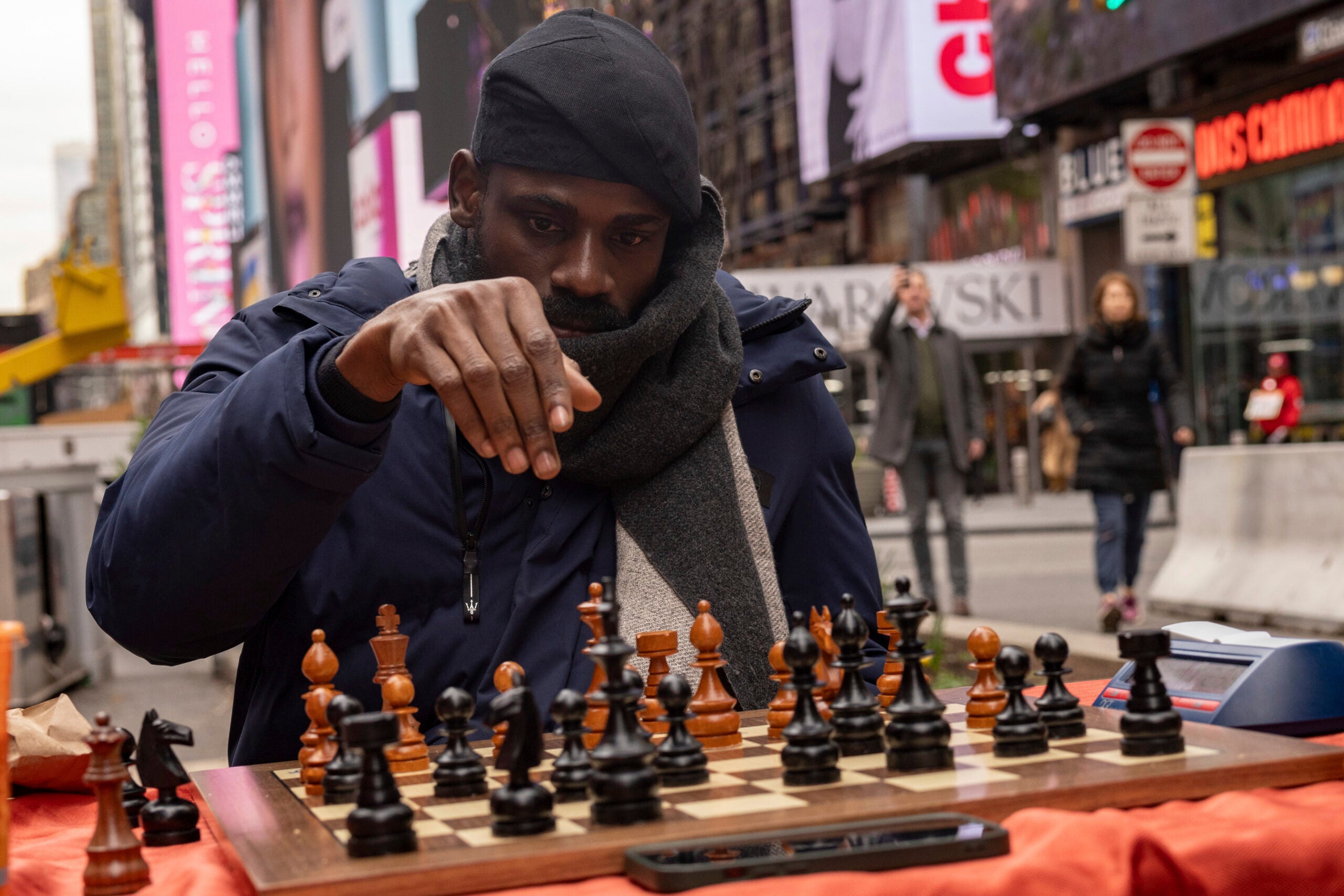 Nigerian chess champ breaks record for longest game played to raise money  for education - Indianapolis News | Indiana Weather | Indiana Traffic |  WISH-TV |