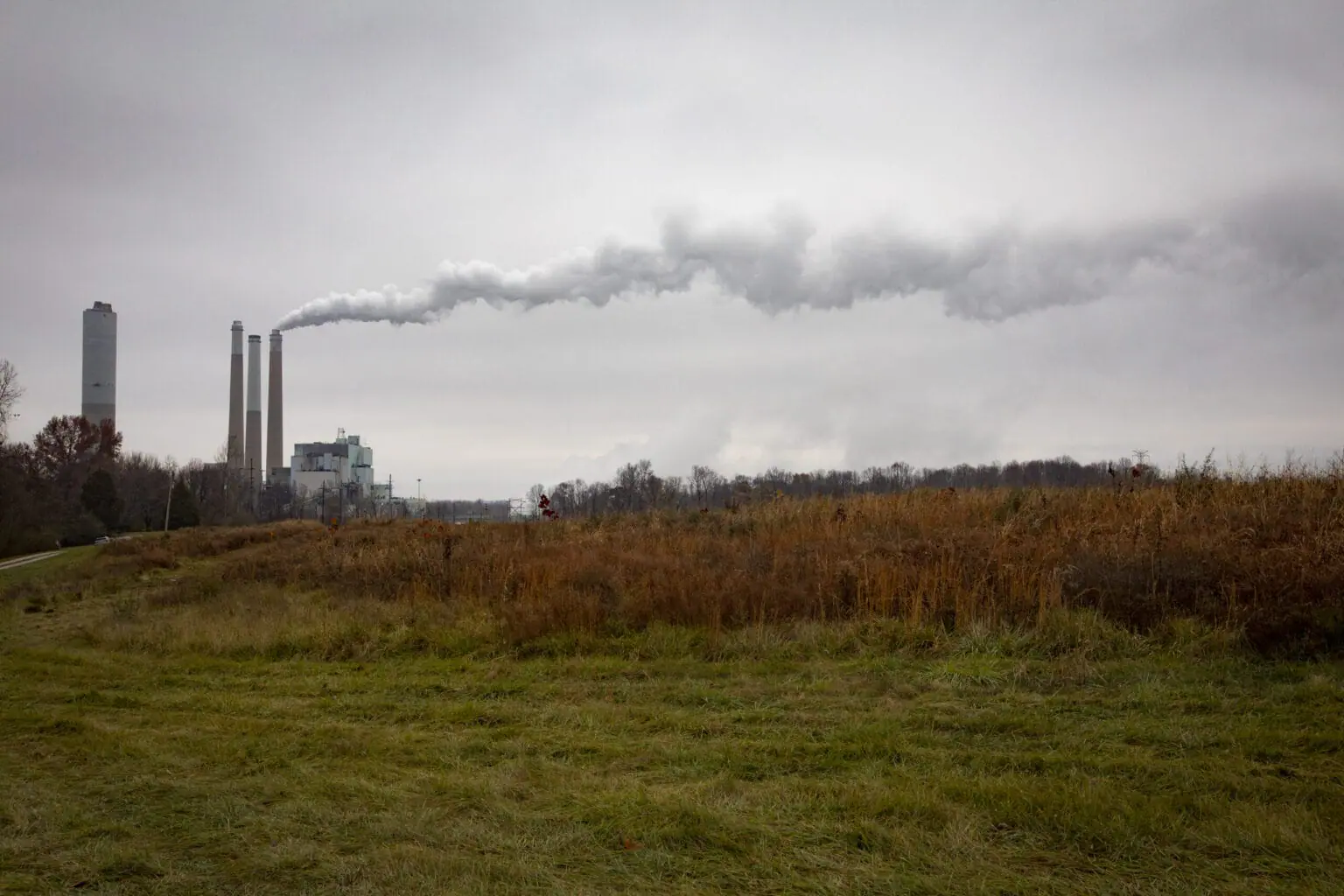 AES Indiana’s Petersburg Generating Station in Petersburg, Indiana, has been burning coal since the 1960s but will shutter all of its coal-firing units over the next few years. The U.S. Environmental Protection Agency on Thursday released a sweeping set of rules aimed at cutting air, water and land pollution from fossil fuel-fired power plants.