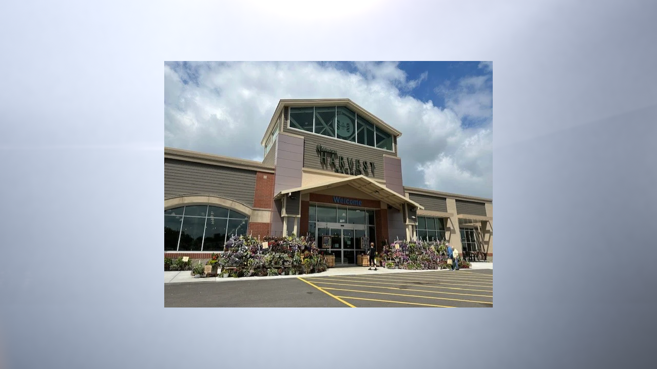 New Niemann Harvest Market grocery store in former Carmel Marsh location (WISH Photo)