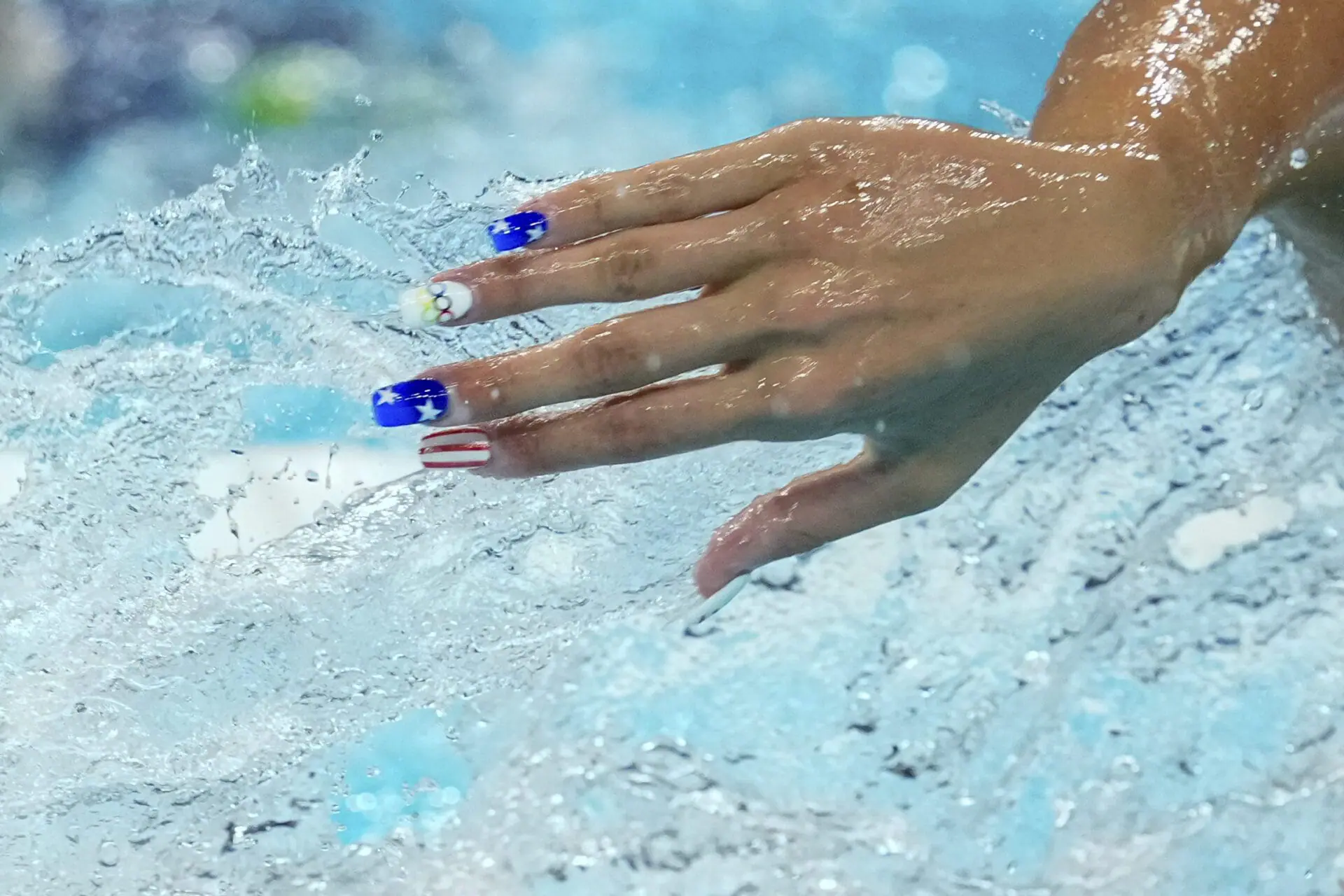 United States' Anna Peplowsky swims in the women's 4x200-meter freestyle relay at the Summer Olympics, Thursday, Aug. 1, 2024, in Nanterre, France. (AP Photo/Ashley Landis)