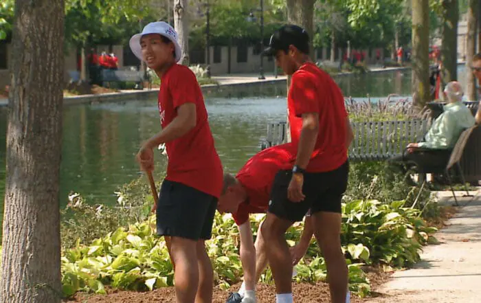 IU Indianapolis student-athletes clean up canal