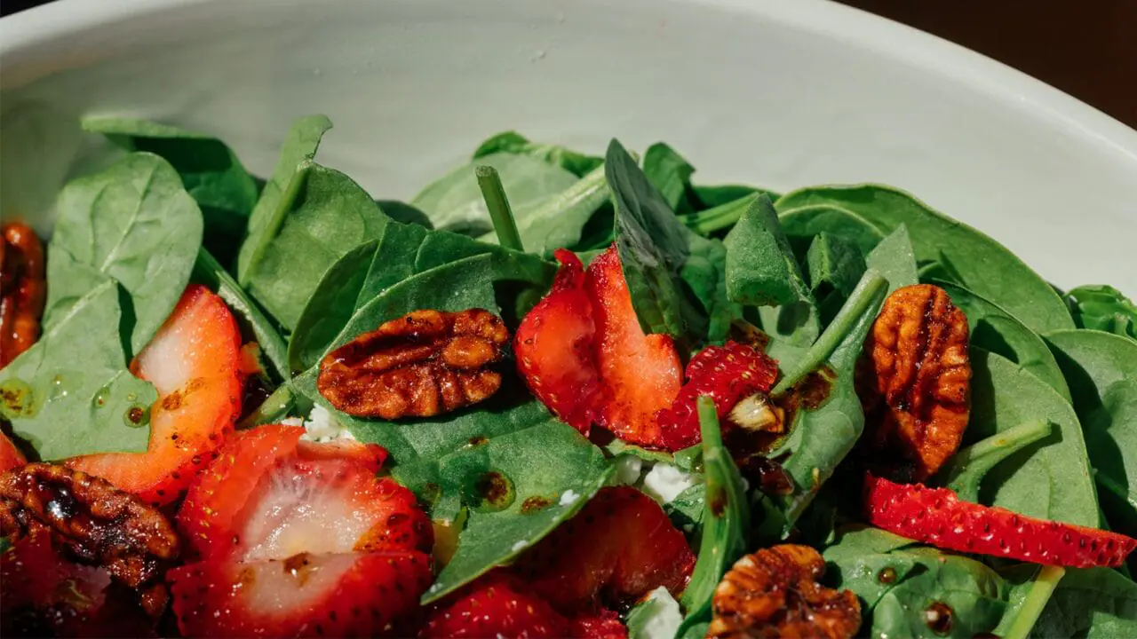 strawberry spinach salad