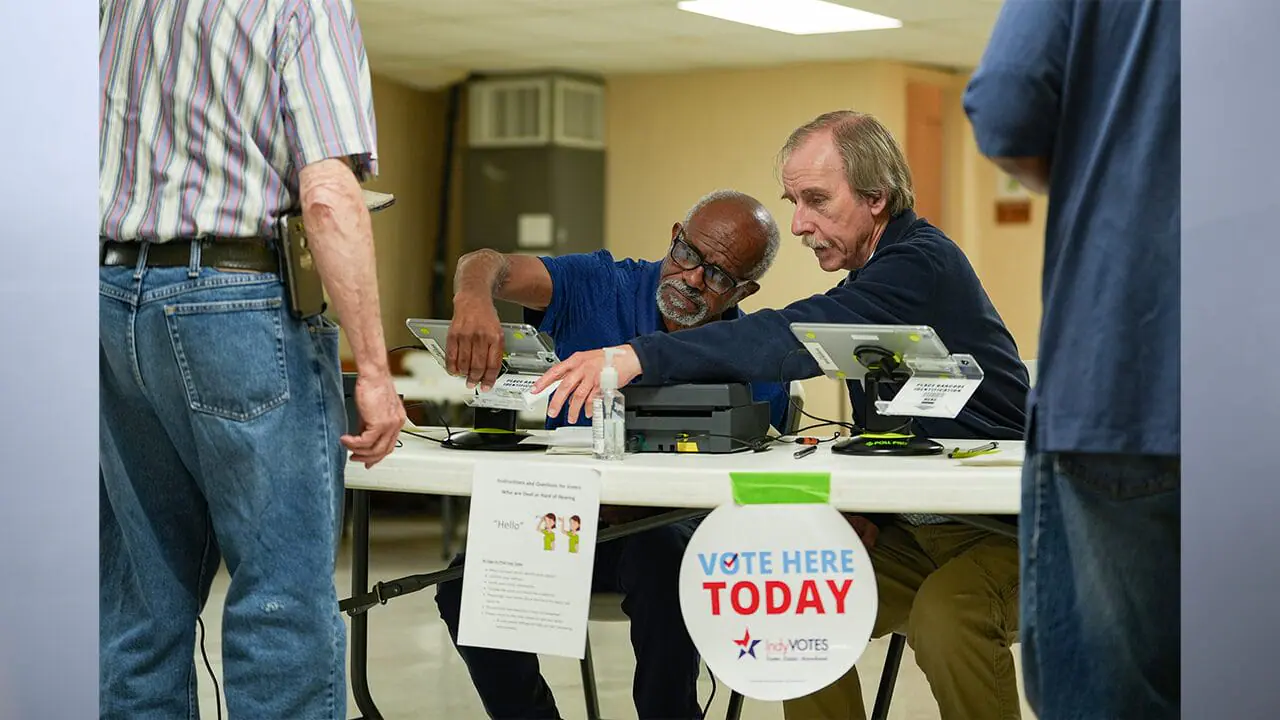 During May’s primary election, 1,100 poll workers kept Marion County’s vote centers running smoothly. Shannon Samson, a project manager at the Marion County Election Board who trains poll workers, is hoping for 1,600 poll workers for the Nov. 5 general election. (Photo by Jenna Watson/Mirror Indy)