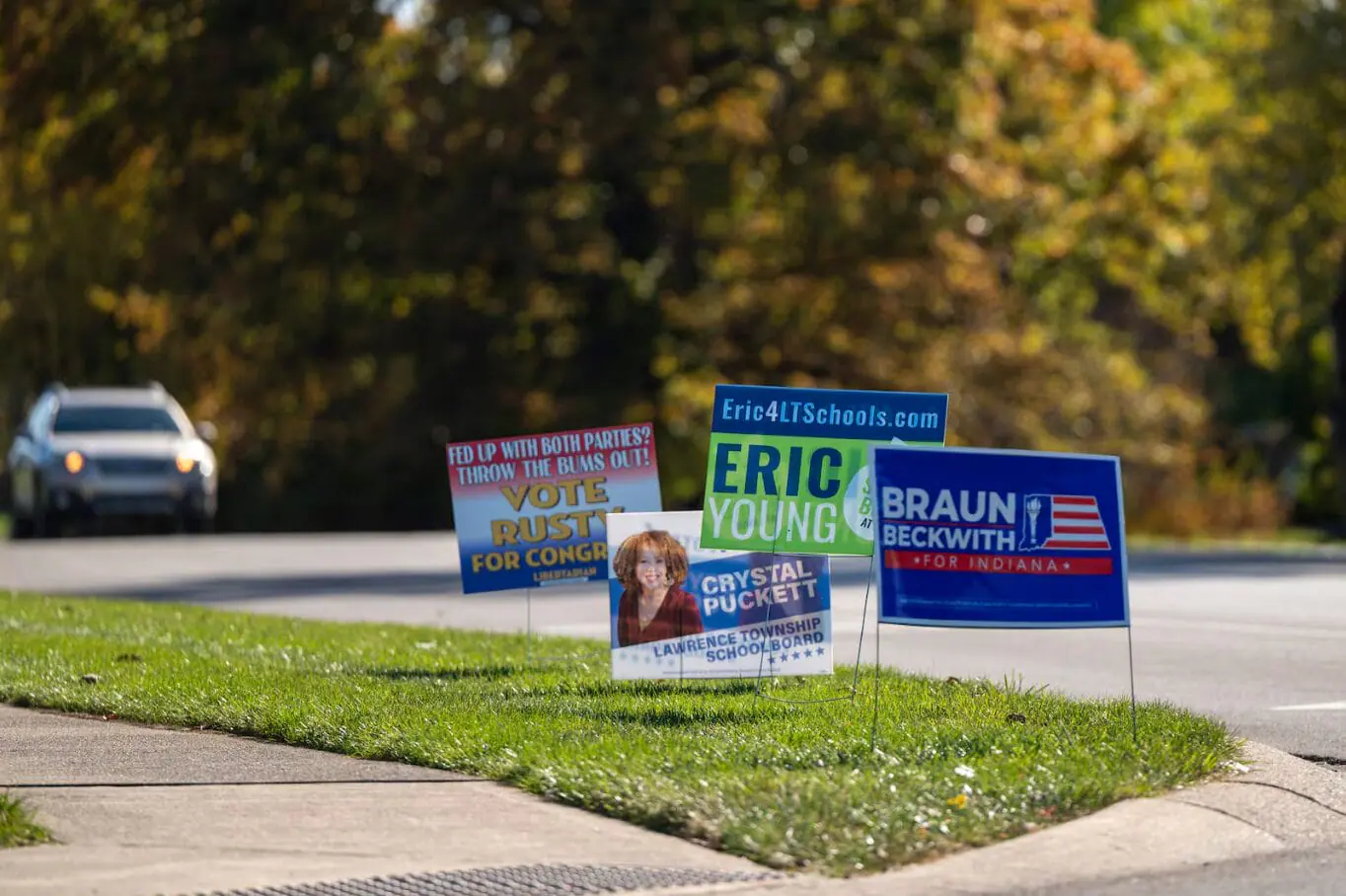 Early voting signage outside MSD Lawrence Education & Community Center in Indianapolis, IN on Saturday, Oct. 23, 2024. Longstanding divisions on the Lawrence Township school board has spilled into the upcoming election for the sole contested board seat. (Lee Klafczynski/Chalkbeat)